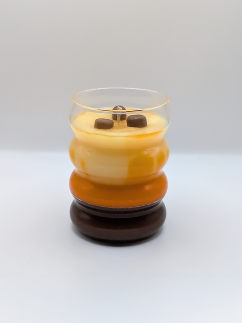 Handgemaakte Caramel Latte kaars. Sojakaars met heerlijke caramel geur