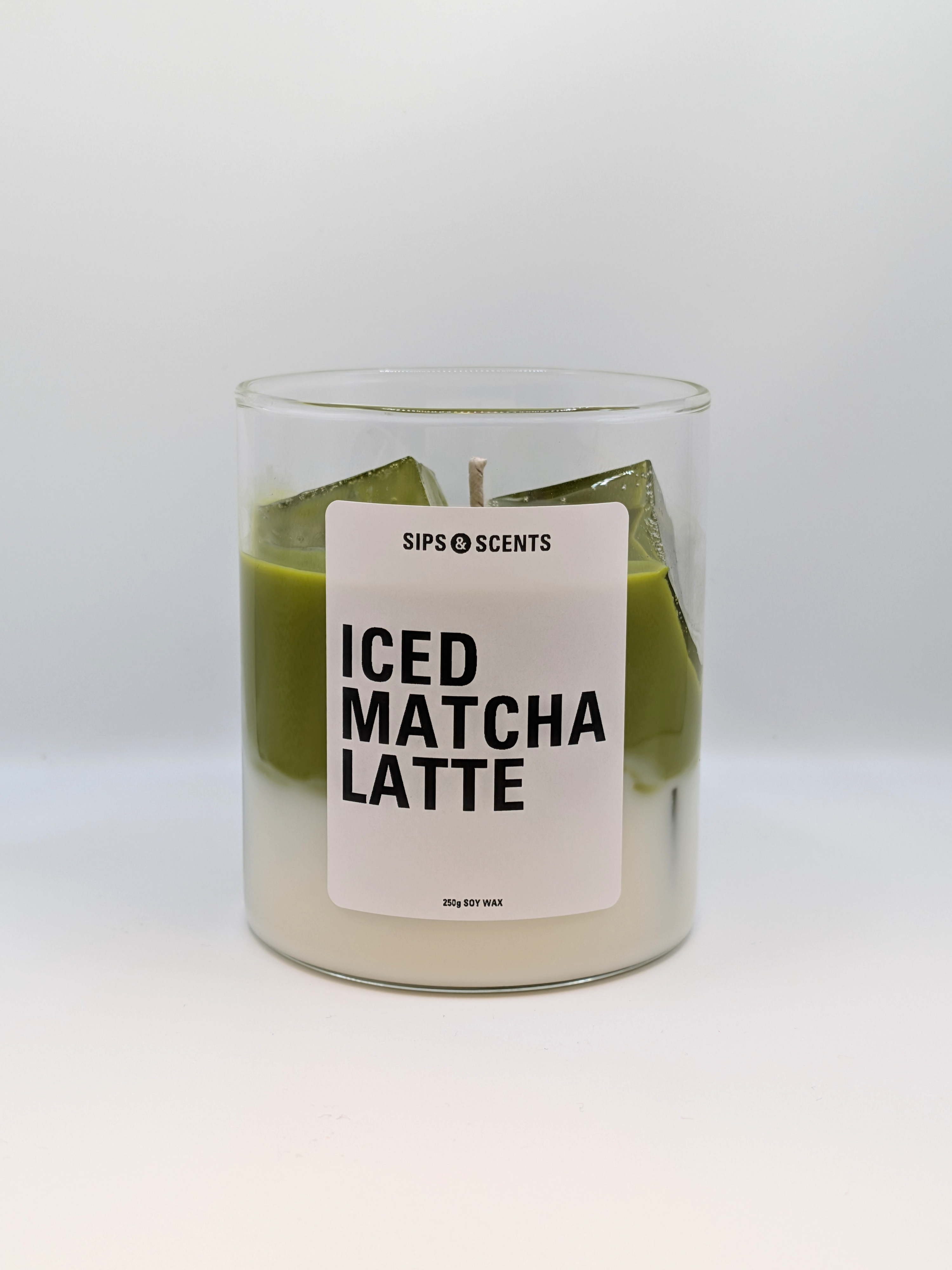 Handgemaakte Iced Matcha Latte kaars. Sojakaars met frisse groene thee geur