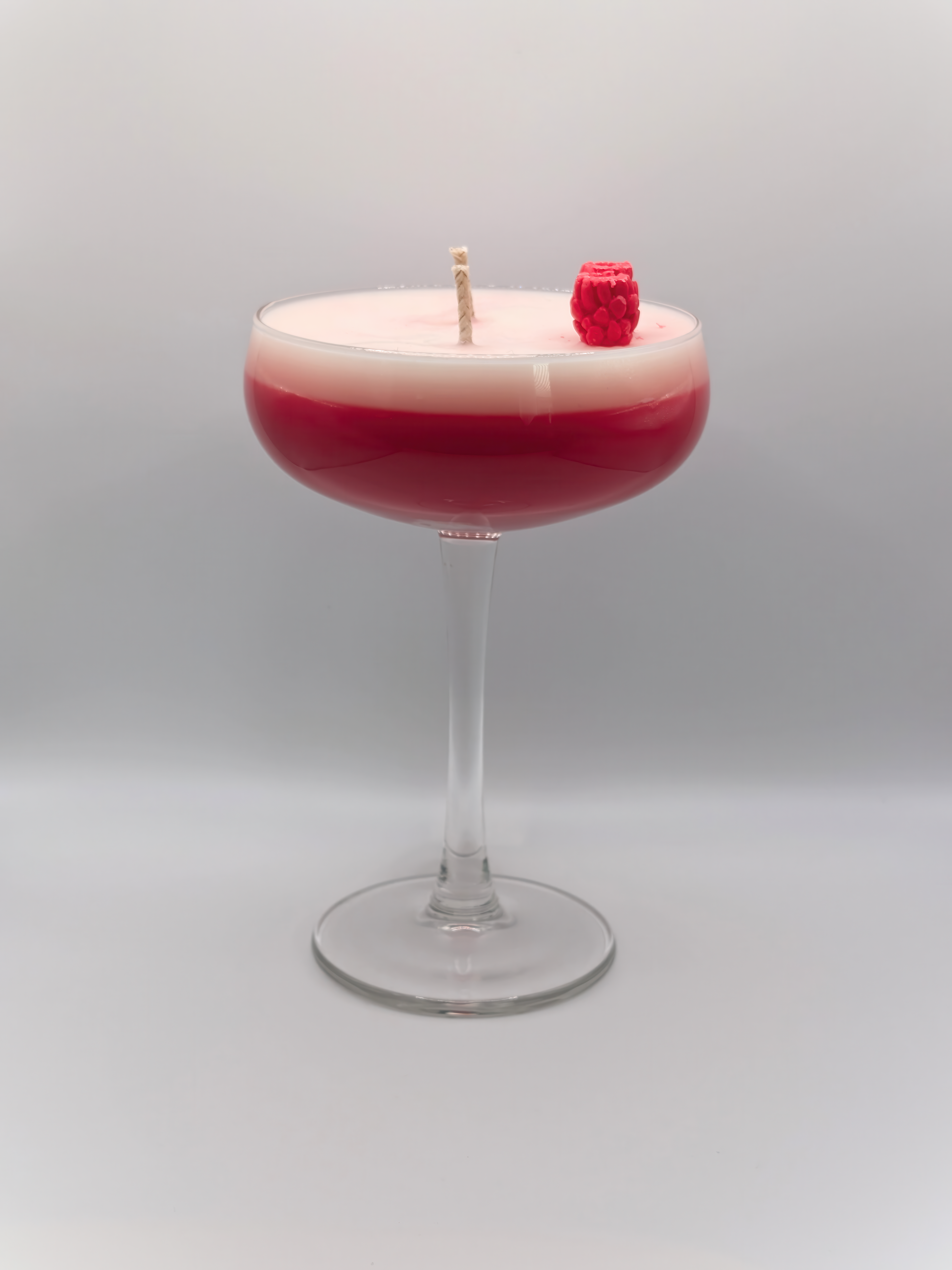 Handgemaakte Raspberry Daiquiri Cocktail Kaars. Met heerlijke framboos en rum geur.